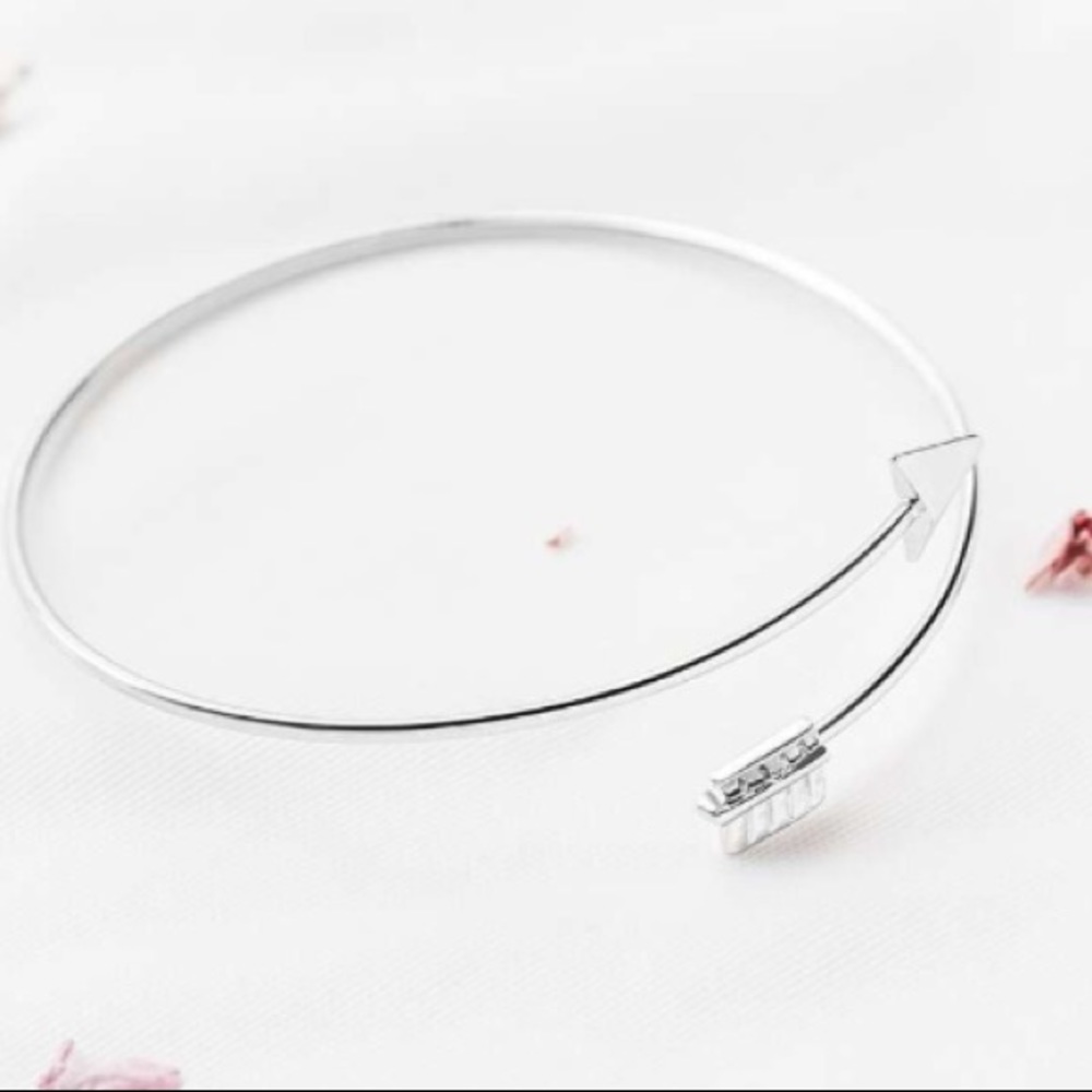 Cupid’s Arrow Cuff Bracket Silver Color
